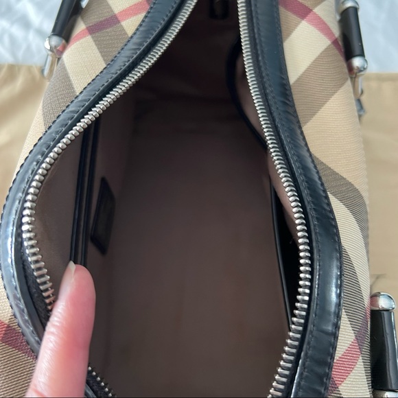 SOLD‼️ Burberry Nova Check Satchel - Picture 4 of 9